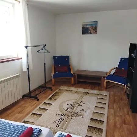 Lucky Cat Мини-отель Нова-Лесна