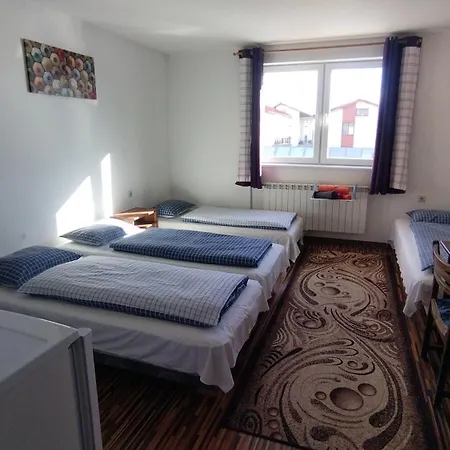 Мини-отель Lucky Cat Нова-Лесна