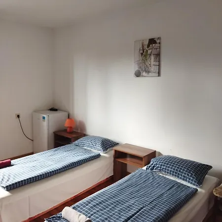 Lucky Cat Нова-Лесна