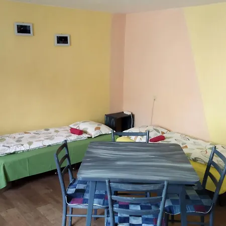 Lucky Cat Мини-отель Нова-Лесна